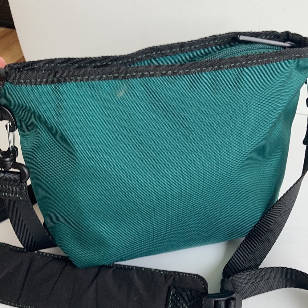 Zara green nylon crossbody fanny pack adjustable strap zip closure front pocket - Picture 8 of 16